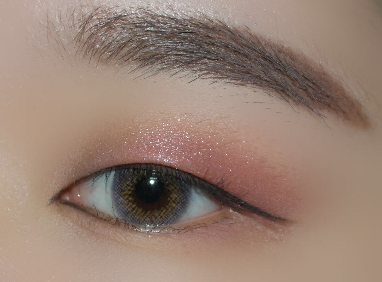 #아이라인 을 얇게 빼주세용
#앞머리도 뾰족하게😆
뭔가 뾰족하게 표현한 게 어울리는 것 같아요
왠지는 저도 잘..키키키킼
