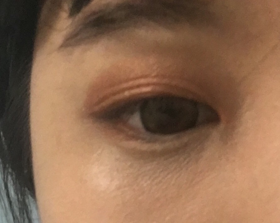 그리고 과감하게 섀도우를 다 칠해버립니다 !