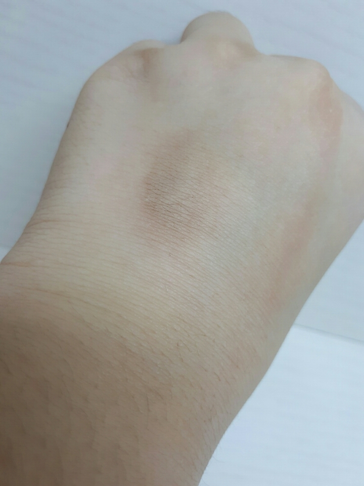 착색은 밀크브라운같은 색으로 연하게 남아여!!