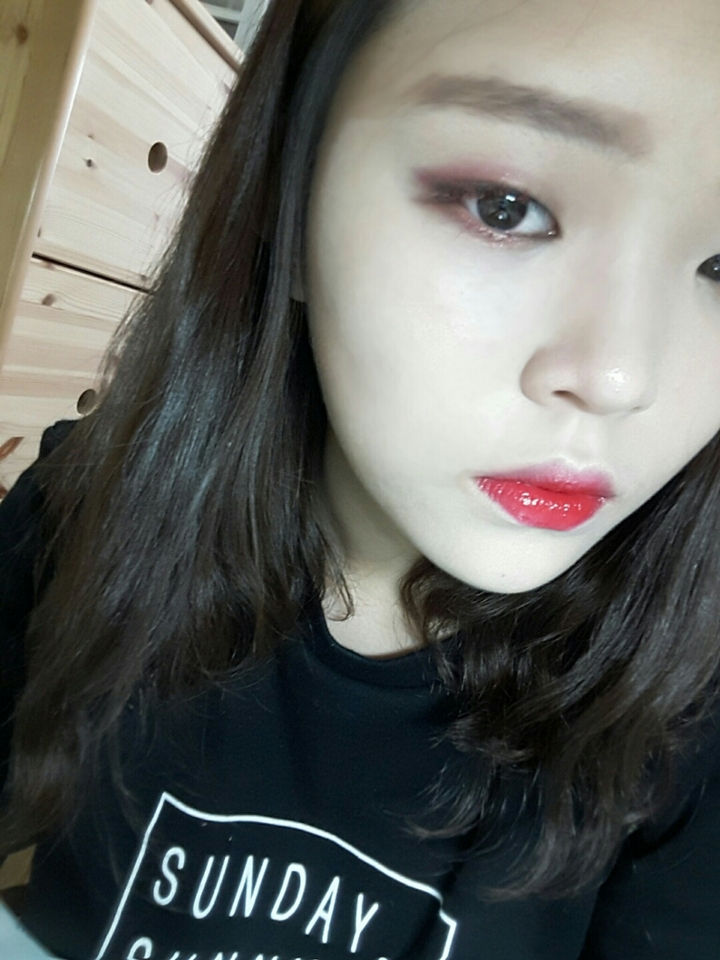 하니 메이크업 완성!! (하지만 못생겼어욯ㅎ...눈에서 땀이..)