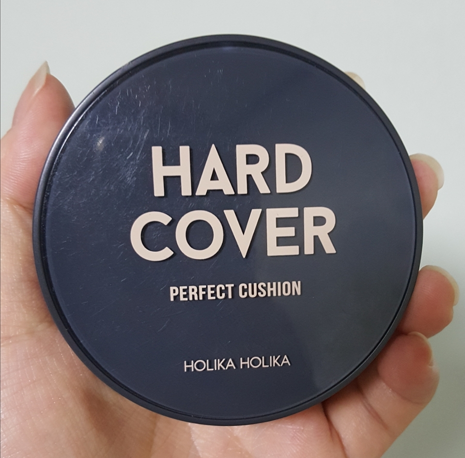 일단 케이스가 제 취향은 아닙니다..ㅎㅎ 며칠 들고다녔을 뿐인데 기스도 겁나 나구요ㅜ