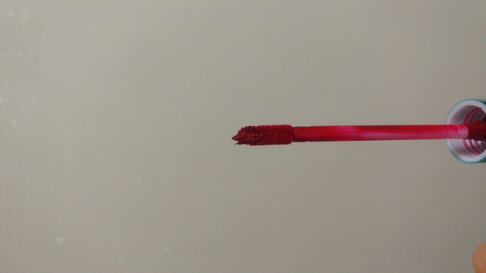 불금갑은 생기갑보다 많이 꾸덕하고 발림성도 생기갑이 더 좋아요 삐아 틴트는 색상이 진할수록 꾸덕한 느낌이 있습니다