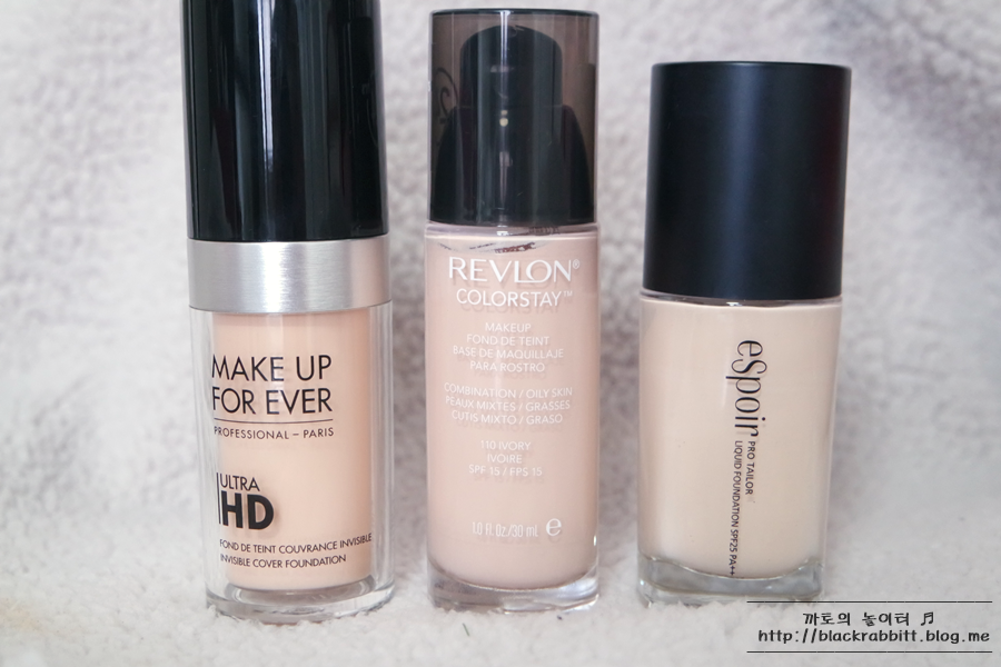 파운데이션은 제품 자체의 특징말고도 컬러가 중요하잖아요~~??
그래서 가지고 있는 파운데이션이랑 컬러비교를 좀 해보려고 해요~
비교대상은 레브론의 컬러스테이 메이크업 파운데이션 110아이보리 컬러와
에스쁘아 프로테일러 리퀴드 파운데이션 포슬린 컬러예요