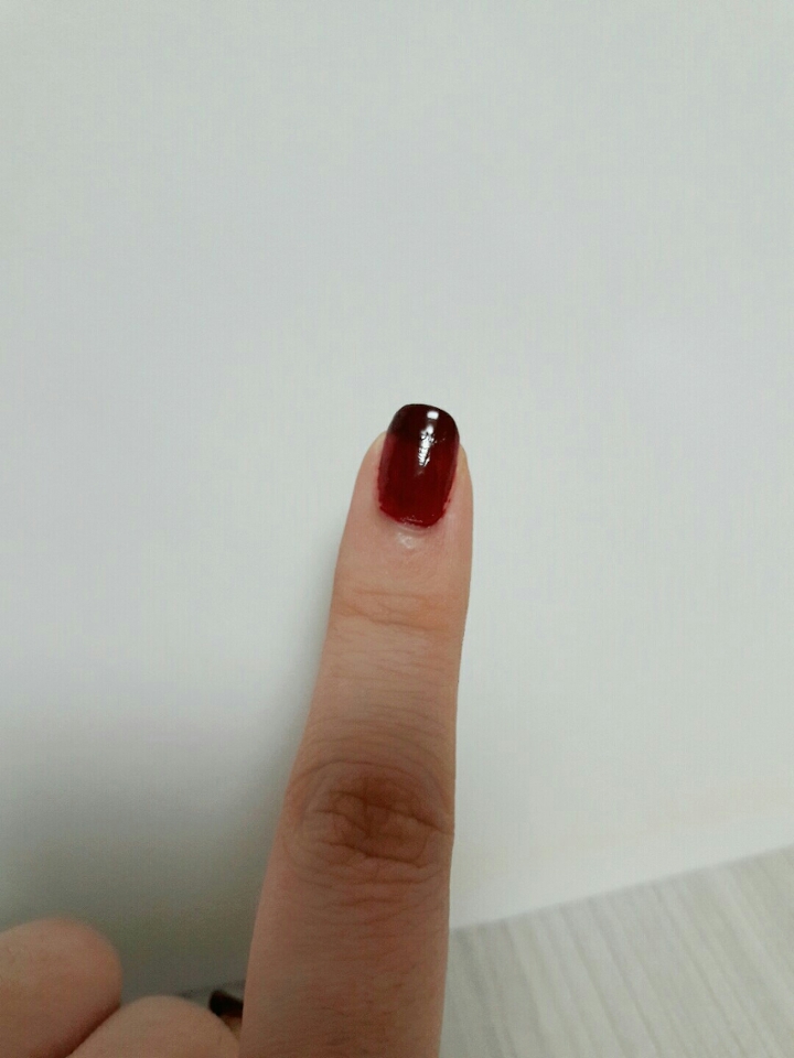 2분의1 발랏던 부분에 반을 마지막으로 발라주셔요~ 그럼 자연스러운 그라데이션으로 발립니다ㅎㅎ