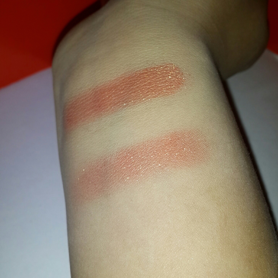 각각 3번씩 발색을 했는데 프라이머 바른쪽이 더 진합니다 😊