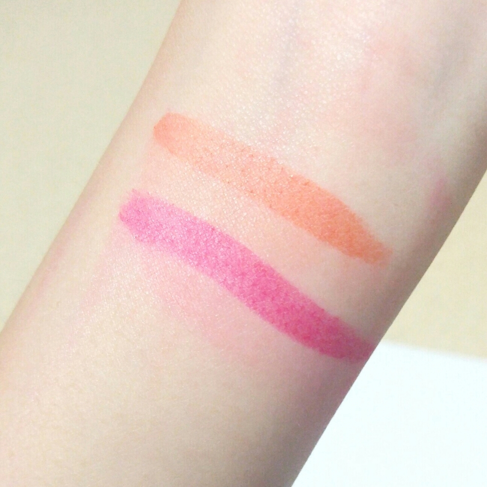 그냥 화장솜으로 슥 지워봤어요~ 바른지 1분도 채 안 된 거 같은데 착색력 대박👍 인기가 왜 많은지 알겠네요 ㅋㅋ 


그럼 이제 리무버로 닦아볼게요 :)