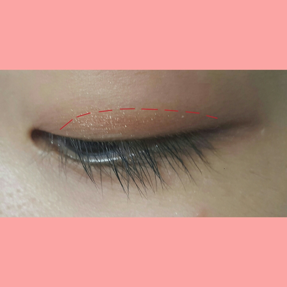 그리고 브라운 펄 섀도우로 살짝 터치해줬어용 😊