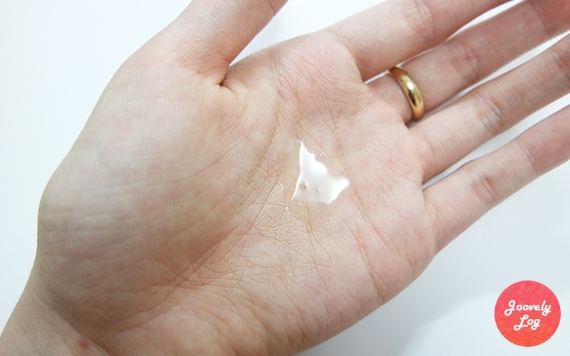 오일이라고 해서 끈적하고 꾸덕한게 아니라 에센스같은 느낌이라 오일은 기름져서 사용하기 꺼려지셨던 분들도 산뜻하게 사용할 수 있어요!