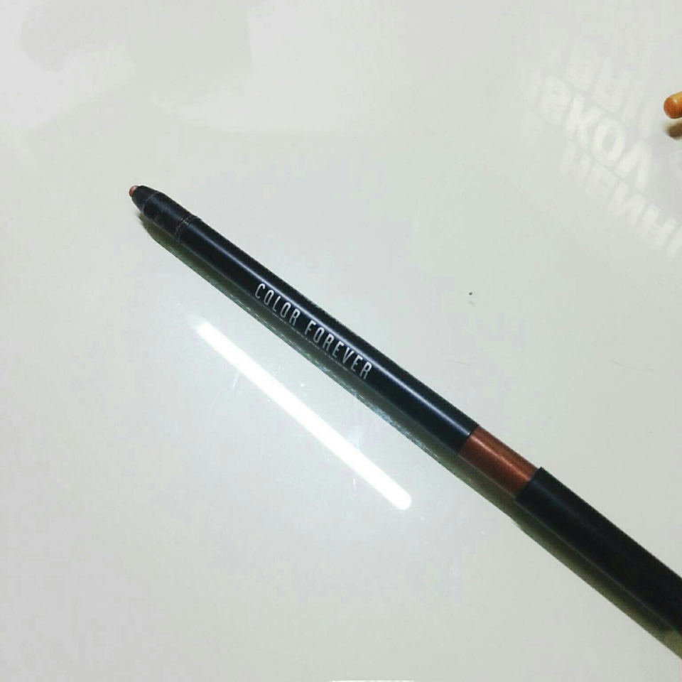 준비물사진에 또 빼먹은게있네요...죄송합니당 ㅠ3ㅜ
어퓨 아이라이너는 펄이들은 갈색 입니다