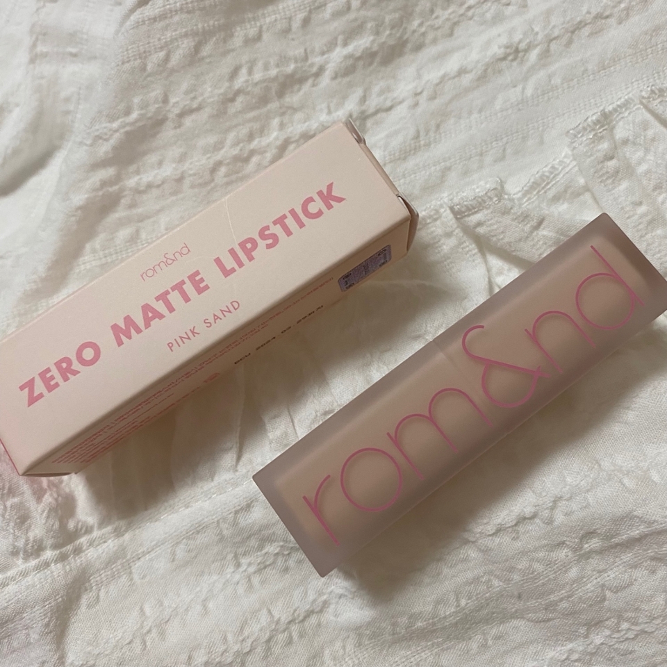 💄롬앤 제로 매트 립스틱 10핑크샌드

언파에서 세일을 해서 한번에 질러버린 첫 롬앤 립스틱을 리뷰해볼거에요ㅎㅎ