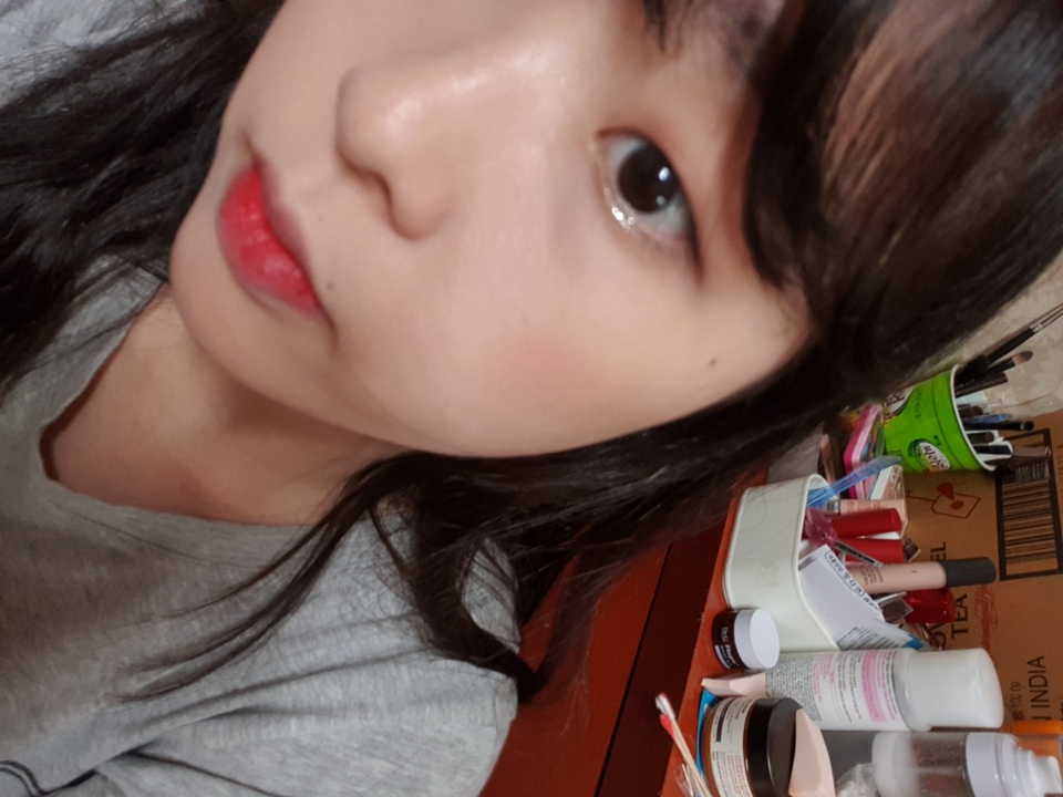 리뷰를 위해 풀메이크업을 했습니다!