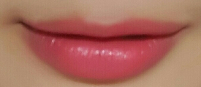 ♡디올 매트 540호♡
크리미한 매트제형입니다. 오렌지핑크코랄 이라고 하면 뭔소리인가 싶으실텐데 실제로 보시면 아 하실거에요 ! 이거 바르고 나간 날은 모두 입술 뭐 발랐냐고 물어보는 색입니다 ㅜㅜ 정말 이뻐요 !!