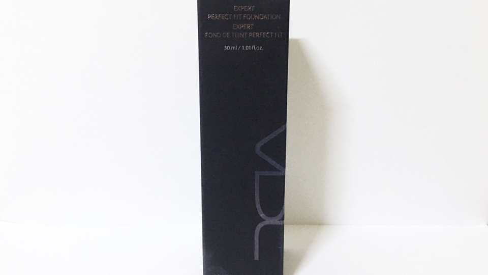 깔끔한 블랙 무광 단상자에요!