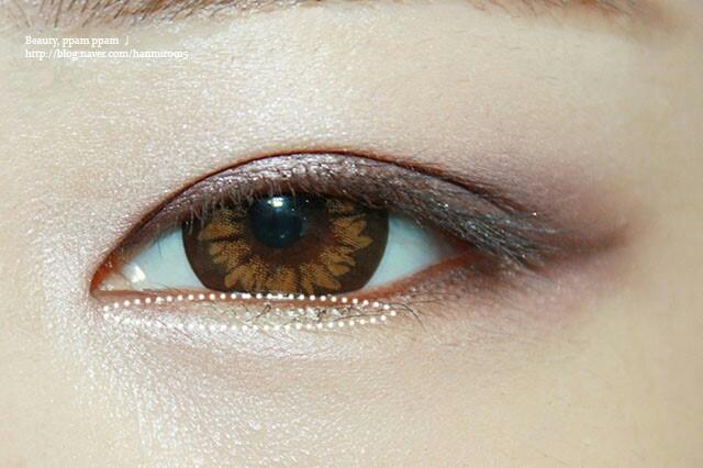 4.에뛰드101펜슬 5호 (골드펄) 로 표시부분만 칠해줍니다.