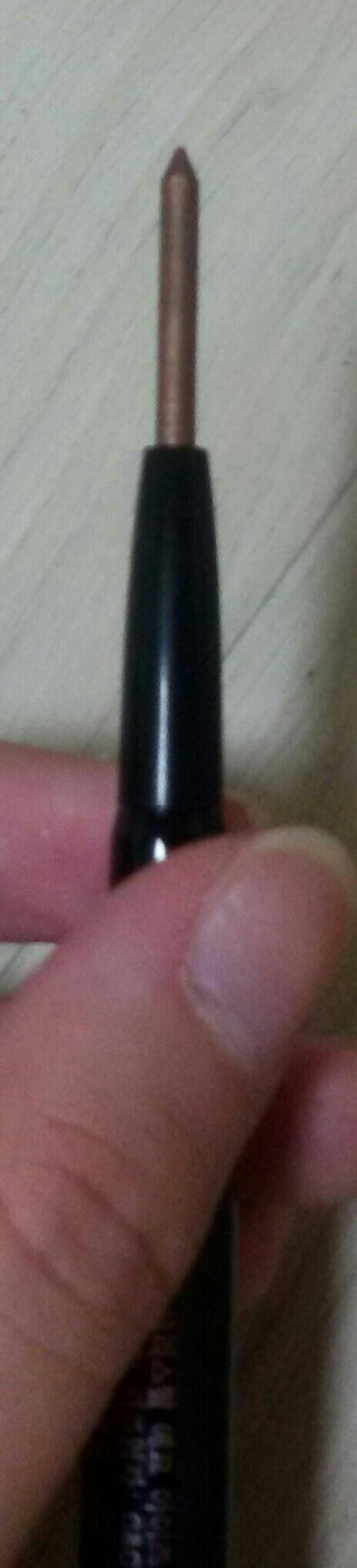 아이라이너부분입니당 발색샷은 마찬가지로 뒤로 밀려잇죠ㅜㅠ...