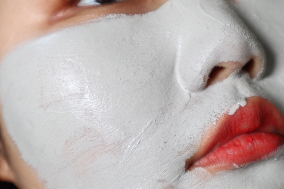 도포 할게요! 

전 버전 보다 입자가 더 고와진 느낌이에요!
화한 느낌이 전에는 있었는데 이번 버전에는 없어요👍🏻
(개인차 있음)