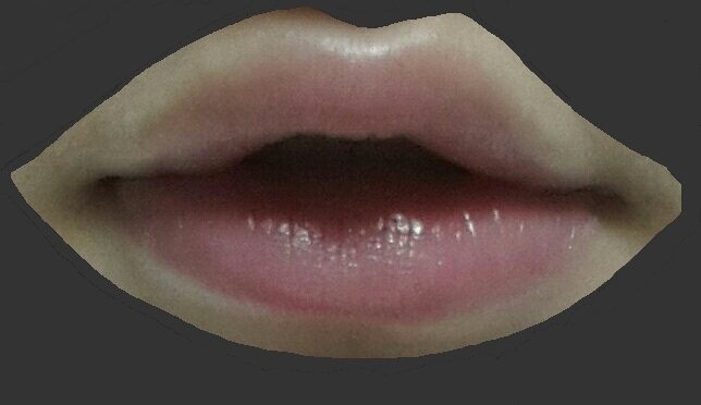 뗀 다음 바로 사진 찍은건데 쵸크쵸크해요=_=♡ 그리고 물로 씻으면서 입술을 문질러주시면 각질이 나와요!!!