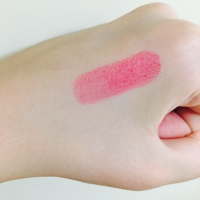 손목발색은 핑크끼 도는 체리 색상이예요🍒🍒🍒
딱봐도 오일처럼 촉촉한 느낌이 들어요!