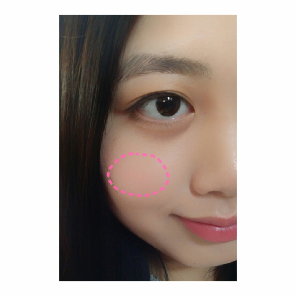 볼중앙에 동그랗게 칠해줍니다

메이크업 헬퍼 올데이 블러셔 핑크 마카롱
>>딸기우유색이구, 발색이 자신이 한 양만큼되요!