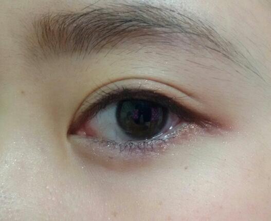 크리스탈애교아이즈를이용해서 화장을해봣어요! 섀도우는 티가나는데 아라는 ....?ㅇ게뭐죠 티가하나도...핳ㅎ하하ㅏ하