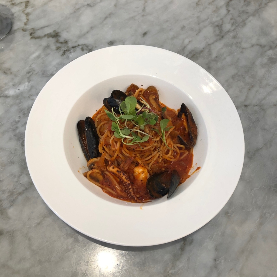 전 씨푸드 토마토 파스타 먹었는데 그냥 우리가 아는 토마토 파스타 맛이였어요 ㅋㅋㅋㅋㅋㅋㅋ