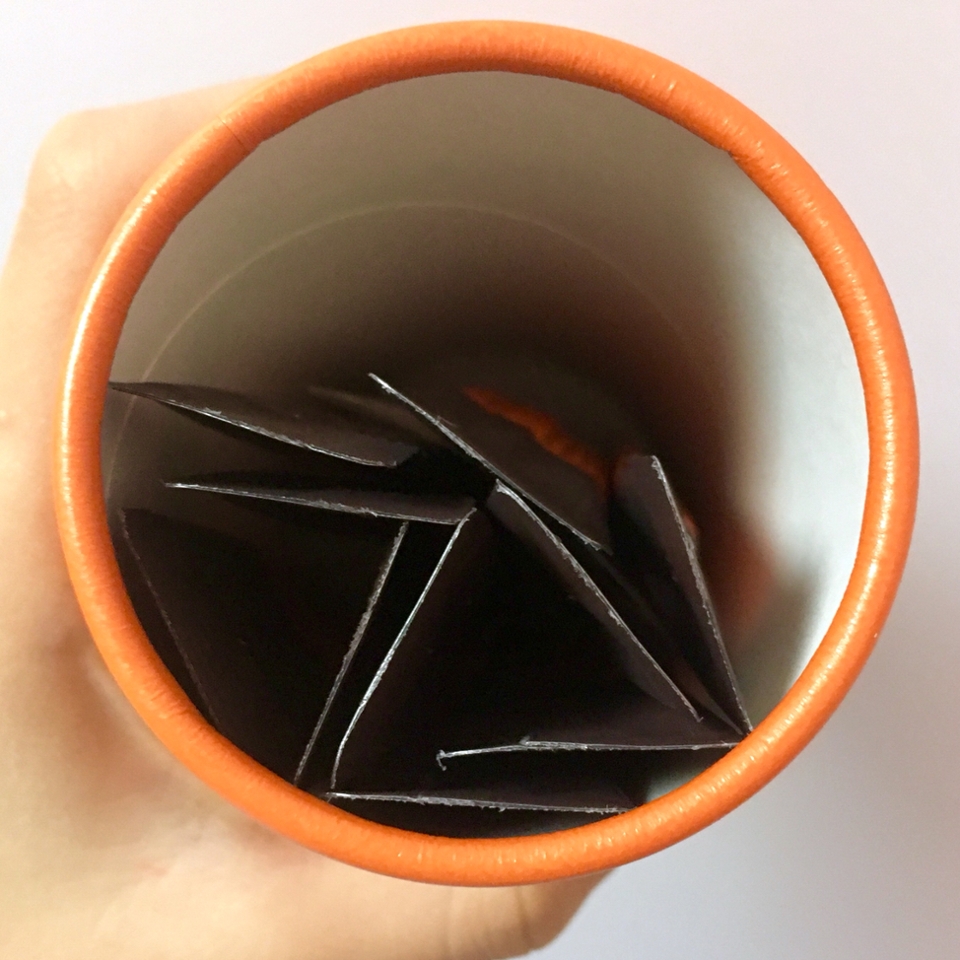 안에는 사용설명서와 슬리핑팩 10매가 들어있어요 