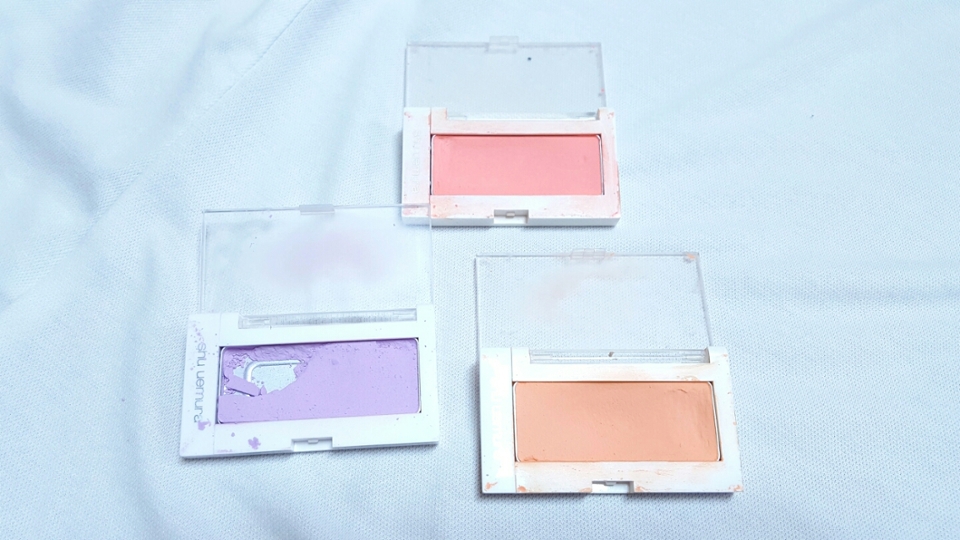 먼저 슈에무라 블러셔 해볼게요
위부터 
        1
   2         3

순서로 팔목에 발색해볼거예요
모델은 제가 아니고 직접 쓰시는 분께서
모델이 되어주셧어요 ㅎㅎ