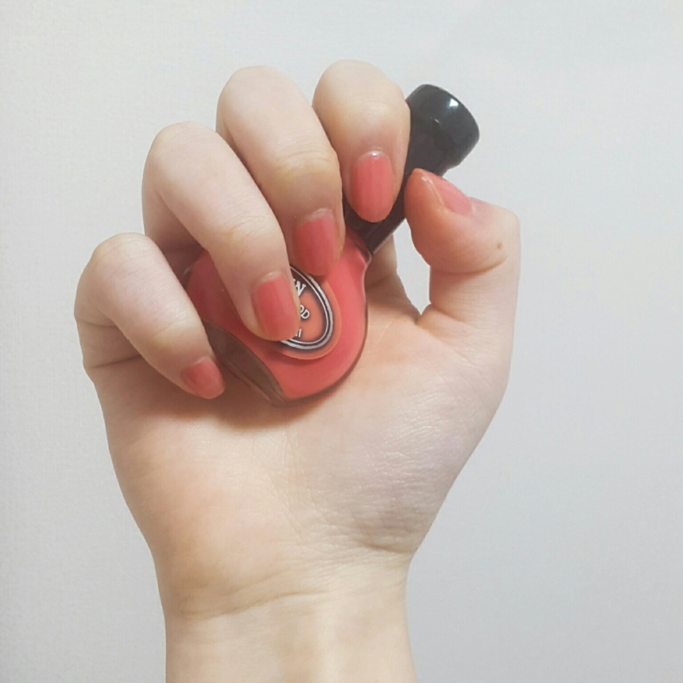 색이 이뻐서 봄에 바르기 딱이지요?😁😻