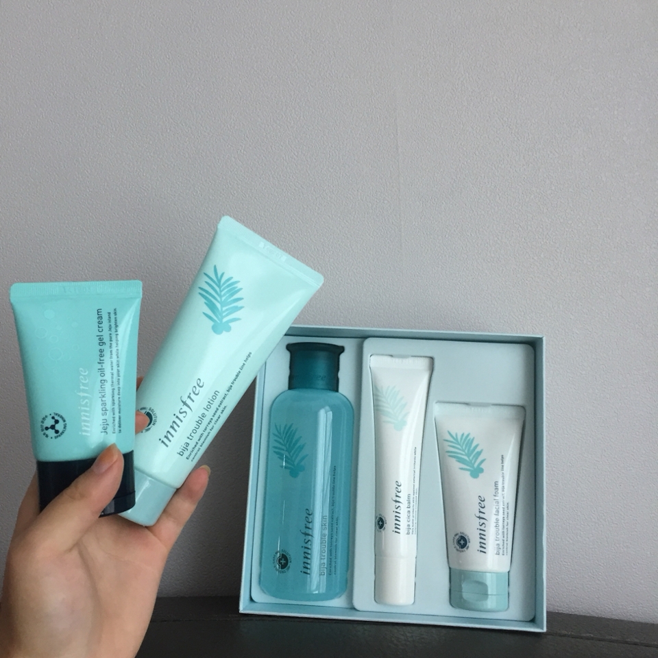 원래 세트 가운데에 있는 비자 시카밤만 사도 22,000원인데  스킨, 클렌징 폼까지 해서 29,000🤗👏👏