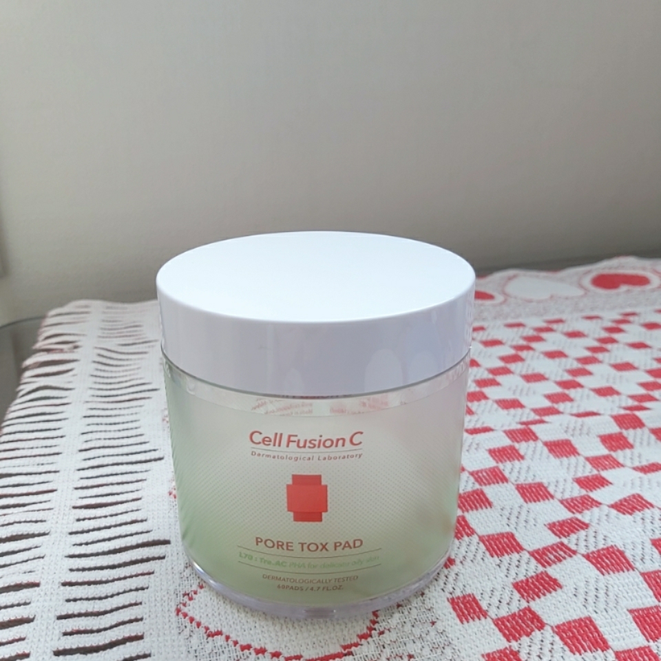 💚 셀퓨전씨 트리악 모공톡스 패드 (언파 박스)

모공 수축 효과로 유명한 제품이죠?
또한, 이 제품에 PHA 성분이 들어가서 순하게 우리 피부 겉 표면의 각질만 제거해줄 수 있어요