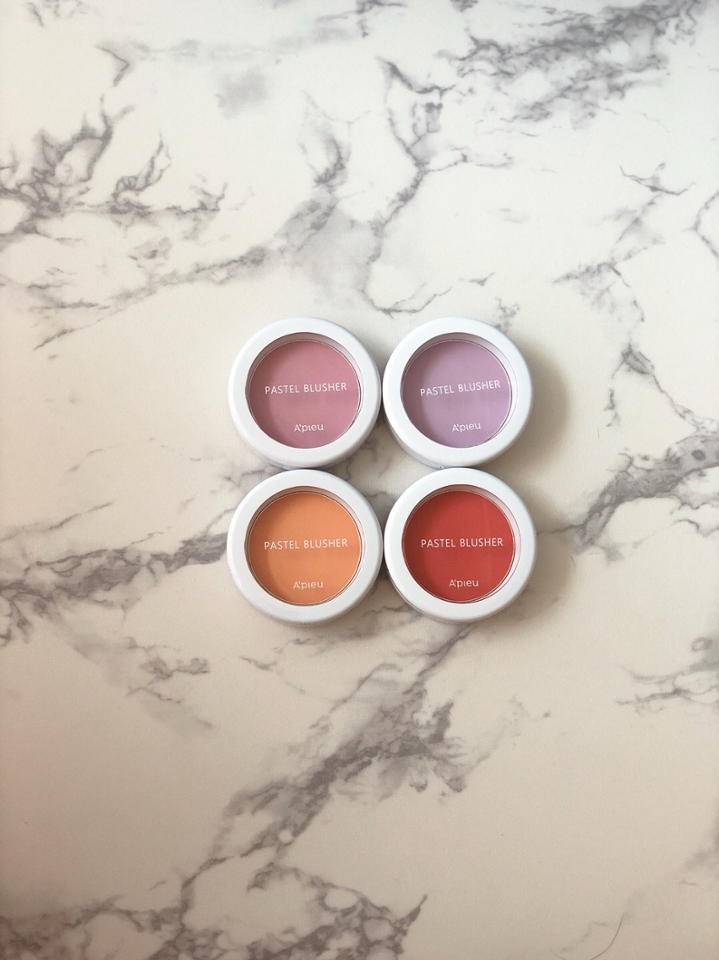 바이올렛 두 종류와
오렌지, 레드