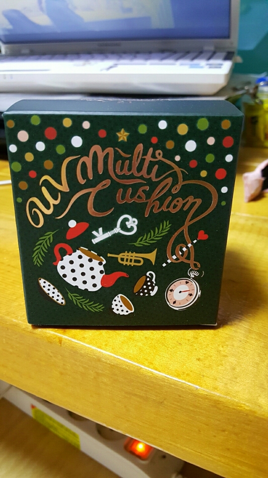 본품이랑 리필이 같이 들어있는 상자에요
상자도 참 이뻐여!!!