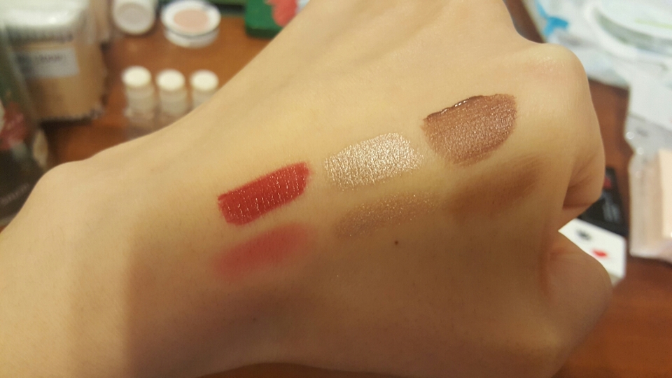 그냥 사세요. 사라사! 
버건디+음영인데 안사? 사주세요