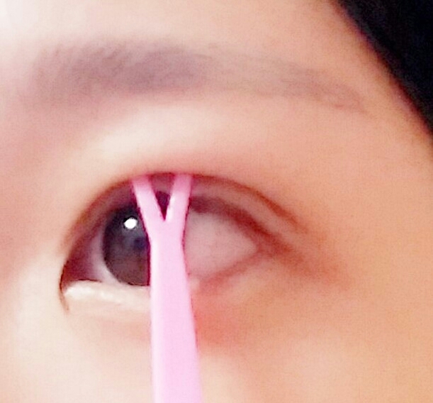 저 하얀것도 뗀 후 y스틱으로 뽝! 눌러줬어요
쌍테윗부분을 눌러주셔야해요!