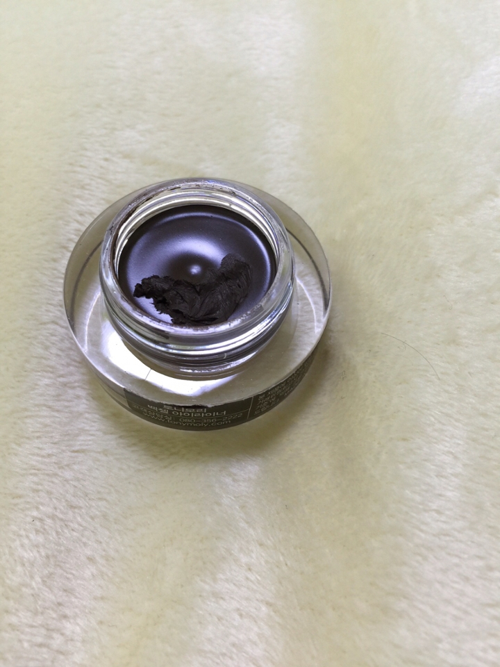 ㅋㅋㅋㅋㅋㅋㅋㅋㅋㅋㅋㅋㅋ엄청썻넼ㅋㅋㅋㅋㅋ사실저거 손톱으로 푹파져서 저렇게됫.. 지우기캐힘들엇어요 ㅠㅠ 옆에 머리카락 무시무시!
