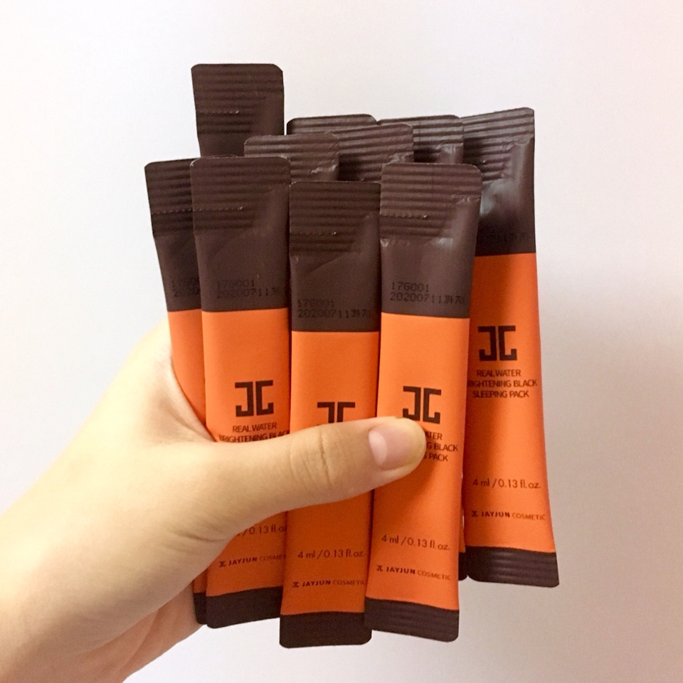 10개가 들어있어요! 하나에 4ml씩 총 40ml입니다