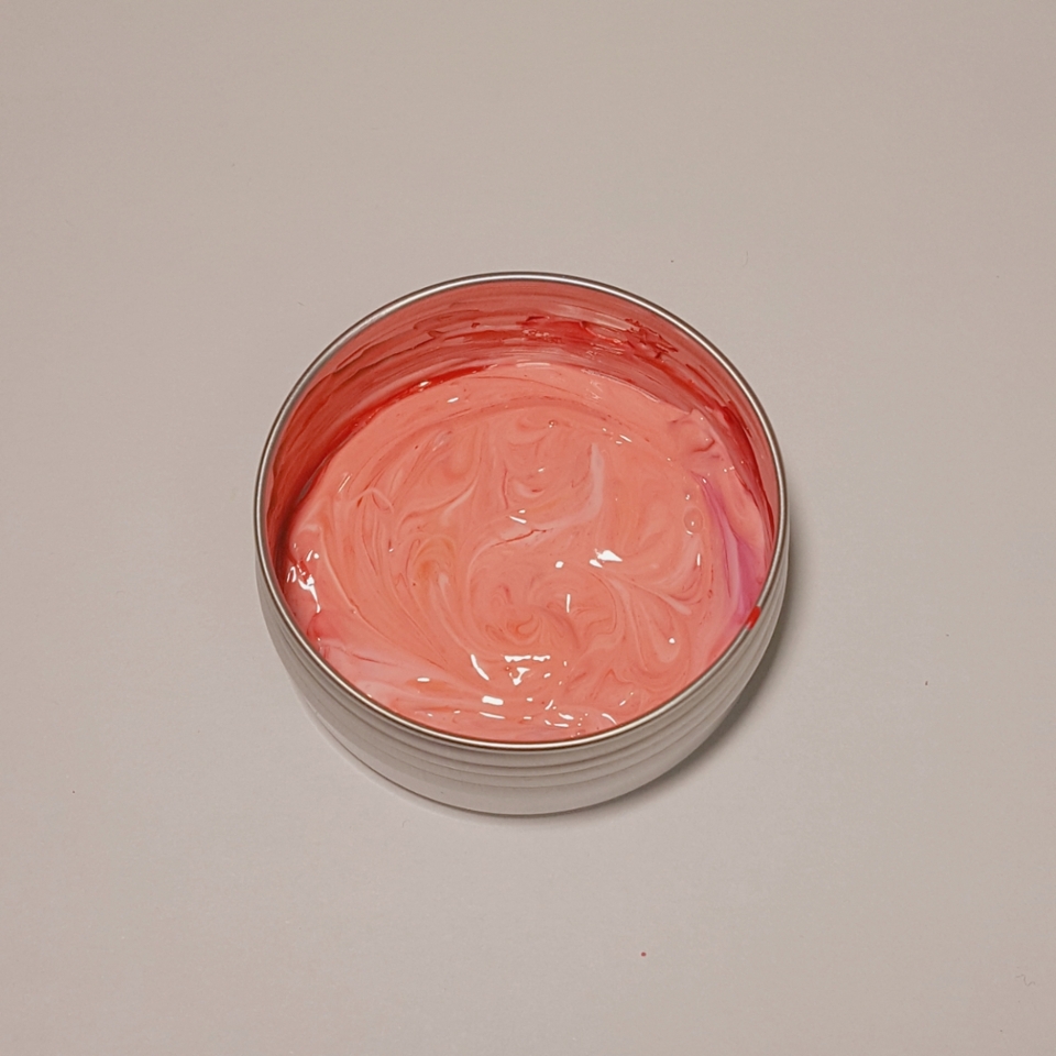 중간 사진을 못찍어서 건너뛰기 !

자 이렇게 원하는색상의 치크를 생각하며 틴트를 다 넣고 섞어줍니다.

사진보다 완벽하게 잘 저어주세요