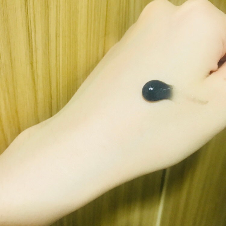 촉촉한 검은색 젤같아용
