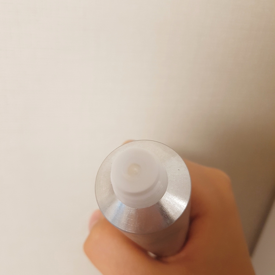 크림이 나오는 입구