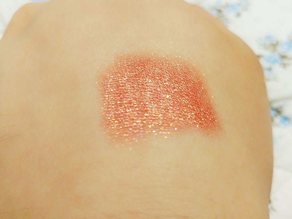 반짝반짝 형광등에 닿아을때