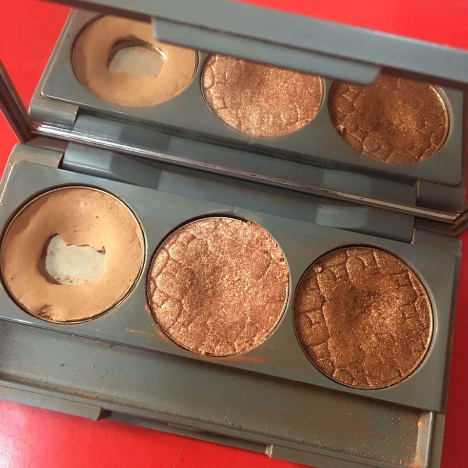 왼쪽부터 순서대로 해변에선코코넛,통기타여신,시럽빼고테이크아웃 이에요
세가지색상 다 유명한데 이세가지를 함께 발라주면 더더 예쁘답니당👍🏻👀