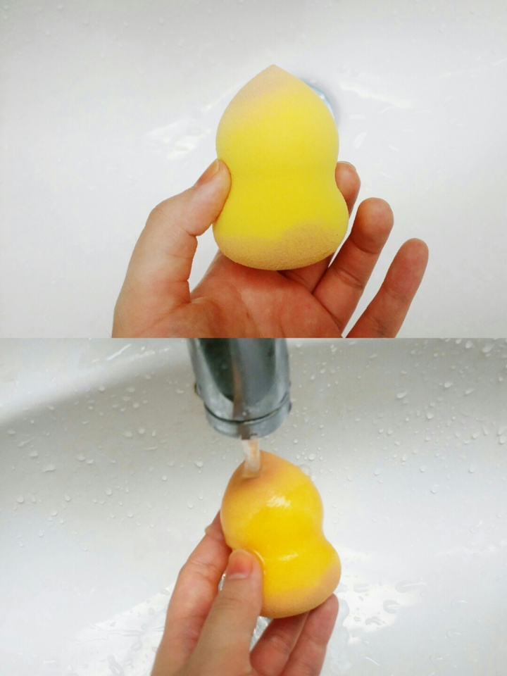 우선 더러운 다이소 똥퍼프에 물을 묻혀주세요