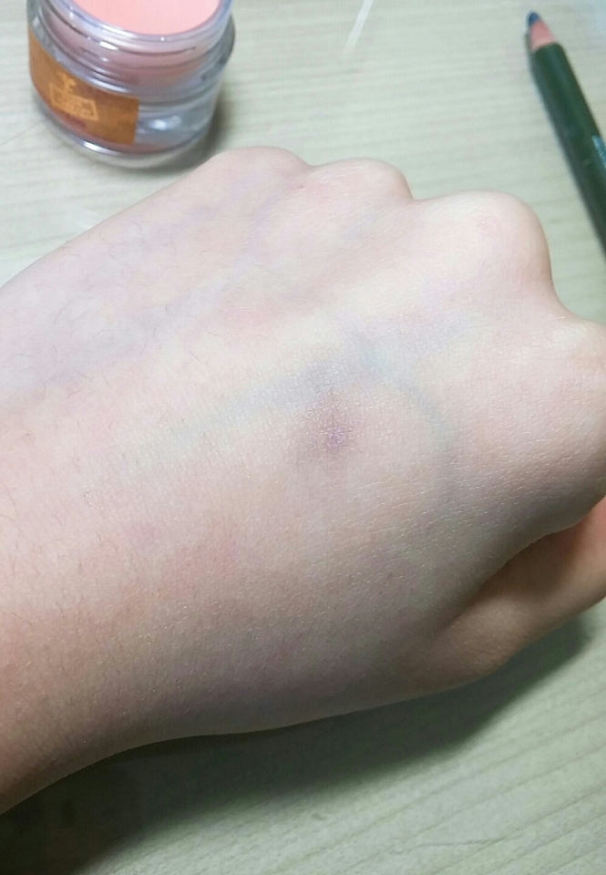 집에 있는 진한 흑회색 아이브로우로 다크서클을 표현했어요:)