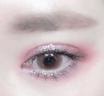 제가 뷰티팁 퍼플 메이크업편에 
섀도우 부터 순서대로 팁 적어둔게 있으니
한번씩들 보시길💜

에뛰드 하우스 라벤더랜드 팔레트와
아주 궁합이 쿵짝 쿵짝 입니다💃🏻🕺🏻

