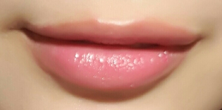 ♡디올 어딕트 752호♡
정말 촉촉해요 !! 입생처럼 미끄러진다는 느낌보다 에센셜하게 촉촉해서 이걸 베이스로 바르고 위에 진한 색을 덧바르는 식으로 사용합니다! 