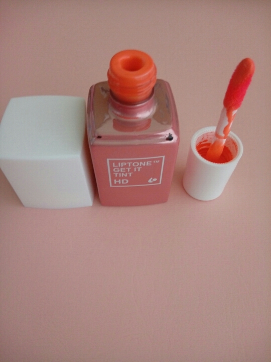 케이스는 로즈골드지만 실제 색상은 코랄 빛이 많이 도는 오렌지에요! (차차틴트 저렴이!)