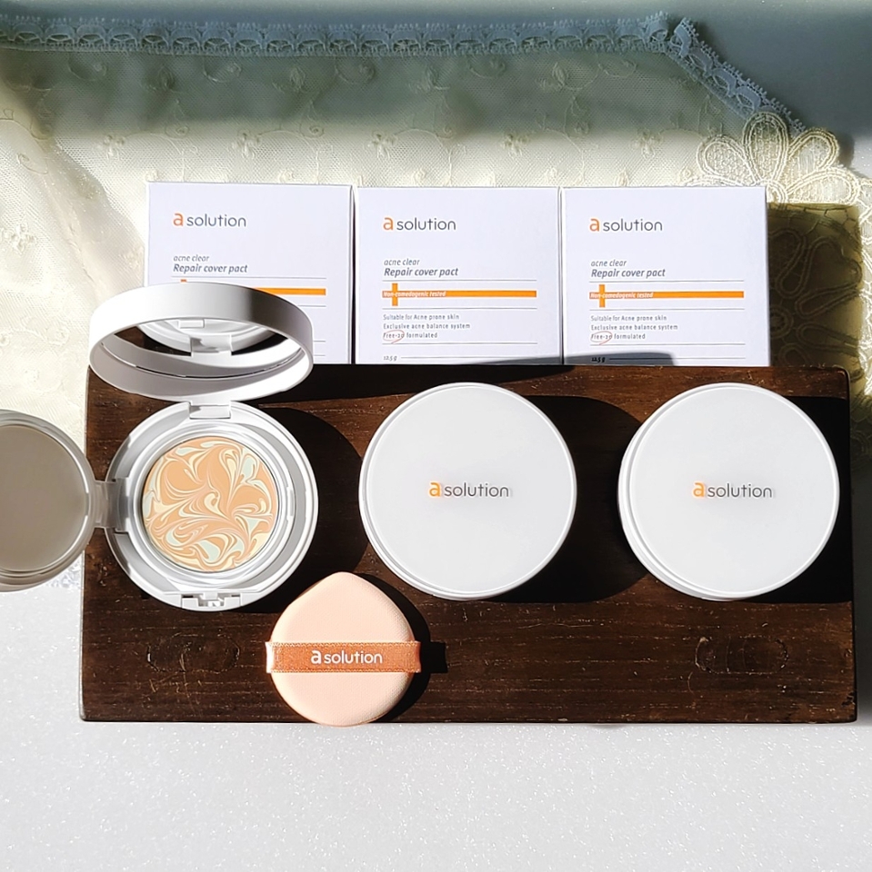 트러블쟁이들 모여요 모여🙋‍♀️🙋‍♂️🙋

​

어른 되면 여드름 없어진다더니...슈퍼파워 으른인데도 안없어지는데요...?(또르륵..)

​

트러블은 올라오고, 화장은 해야겠고 대략 난감할 때 꼭 필요한 #착한진정팩트 만남 봤다 이거야요!

​

커버와 진정을 동시에 잡을 수 있어서 요즘 덕을 아주 톡톡히 보고 있는 아이템:D

