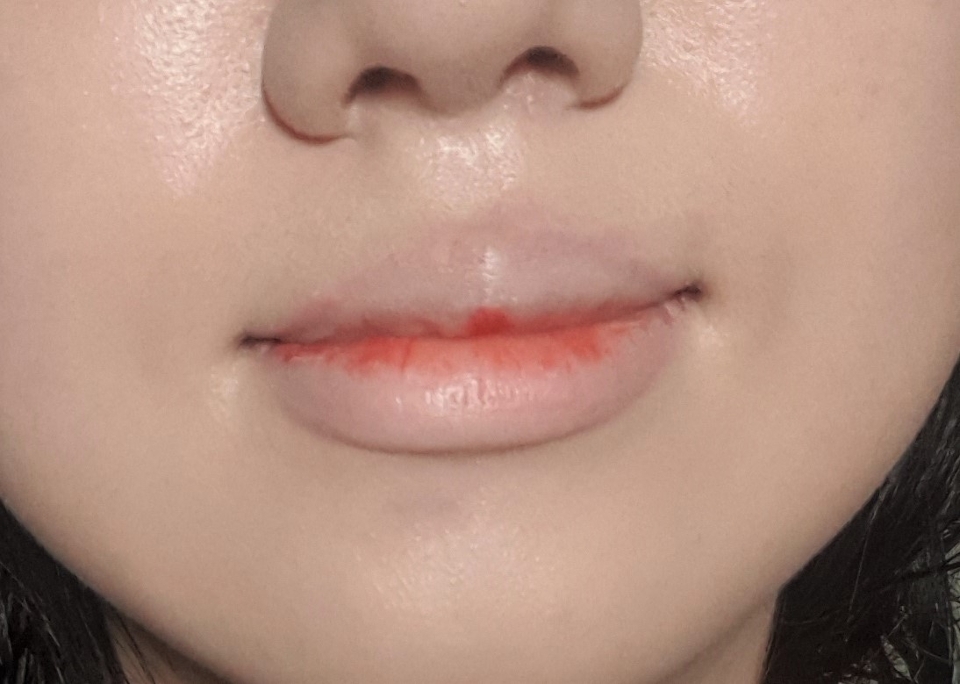 저의 맨입술! 다음발색 컬러가 굉장히 연해서... ㅎㅎ 비교해보시라구요