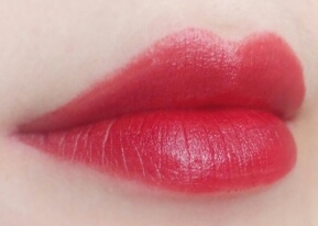 읭???지금 저립스틱이맞나싶을정도로 빨개...but...it's red(feat.씨스루♬)ㅈㅅ...요즘 왤케 아재스러워졌지..ㅋㅋㅋㅋ죄송함돠