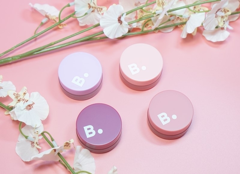 비바이바닐라 비.밤립밤이지만 색상이 들어가있는데요내 입술과 자연스러운 컬러감을 주고 보습감으로, 다양한 립 메이크업을 살려주는 립밤이에요